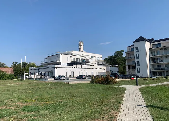 Azure Bay アパート バラトンフェニヴェシュ